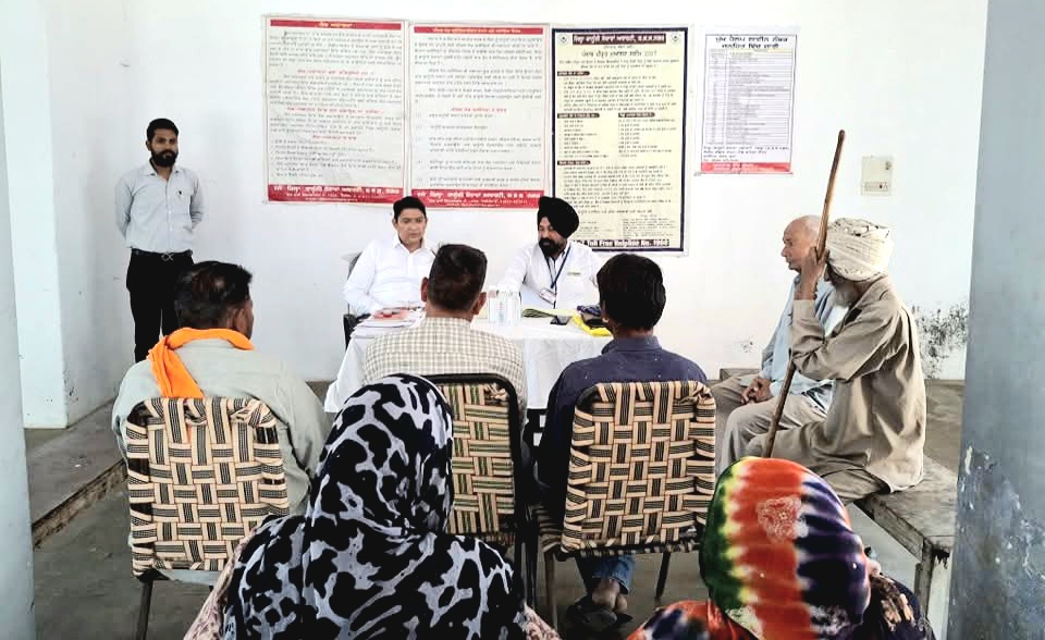 सचिव जिला कानूनी सेवाएं अथॉरिटी डॉ. अमनदीप ने लीगल एड क्लीनिक का औचक निरीक्षण किया